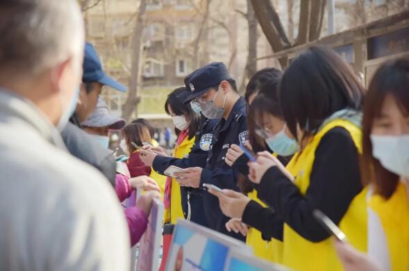 “啄木鸟行动•网络安全社区行”提升居民安全用网意识