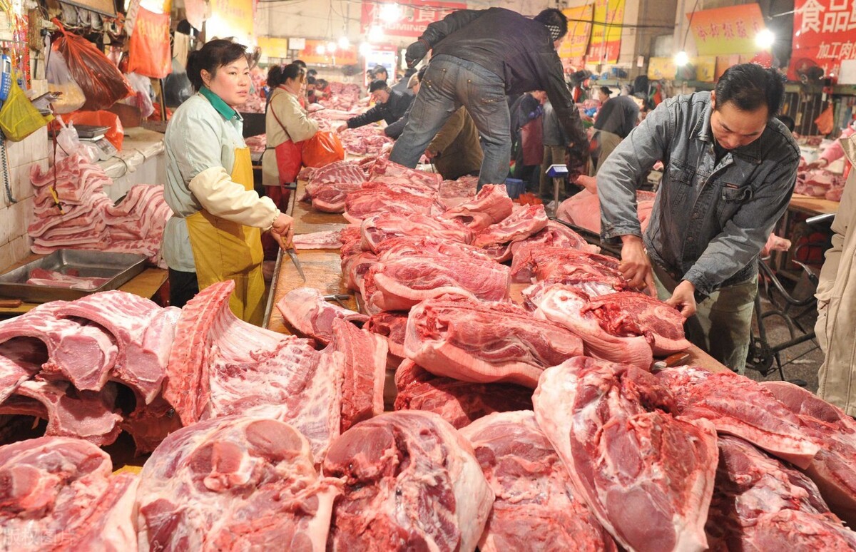 猪肉持续下跌，苹果烂了市，土豆现滞销，大葱开始抽薹，这是咋了