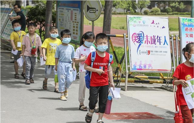 定了！多地公布中小学2021暑假时间！学生高兴不已，家长却发愁